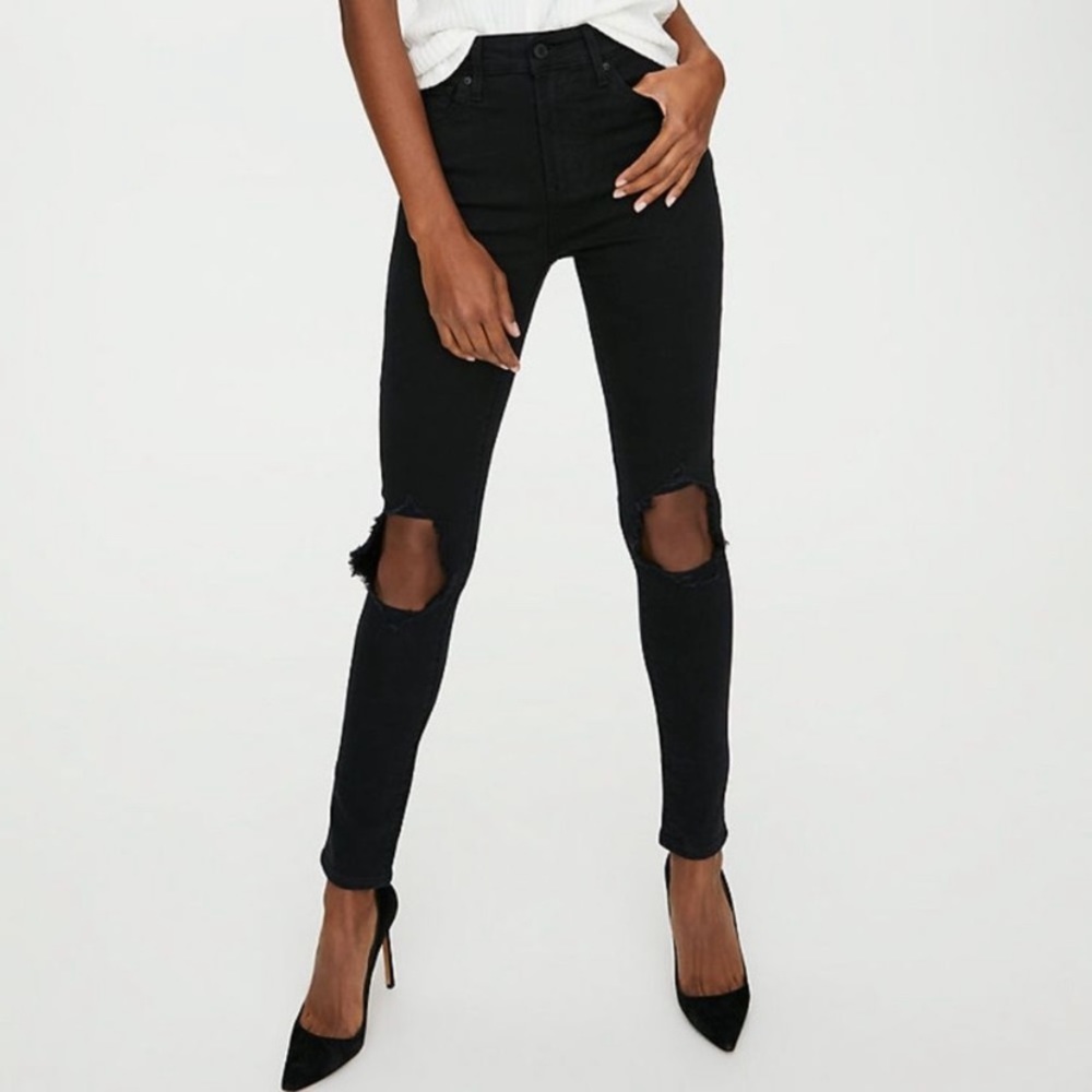 Levi’s 721 High-Rise Skinny Jeans in Black
